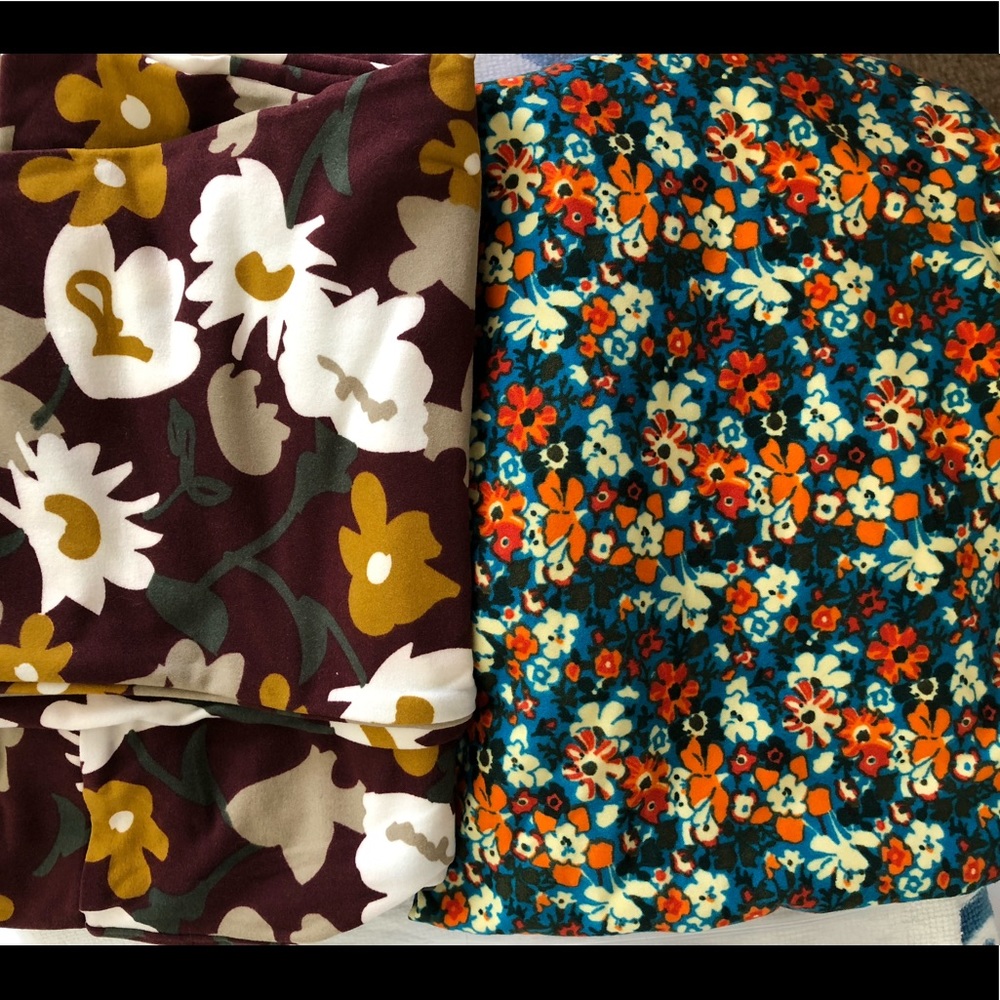 LulaRoe floral tall & curvy leggings new. 2 pairs